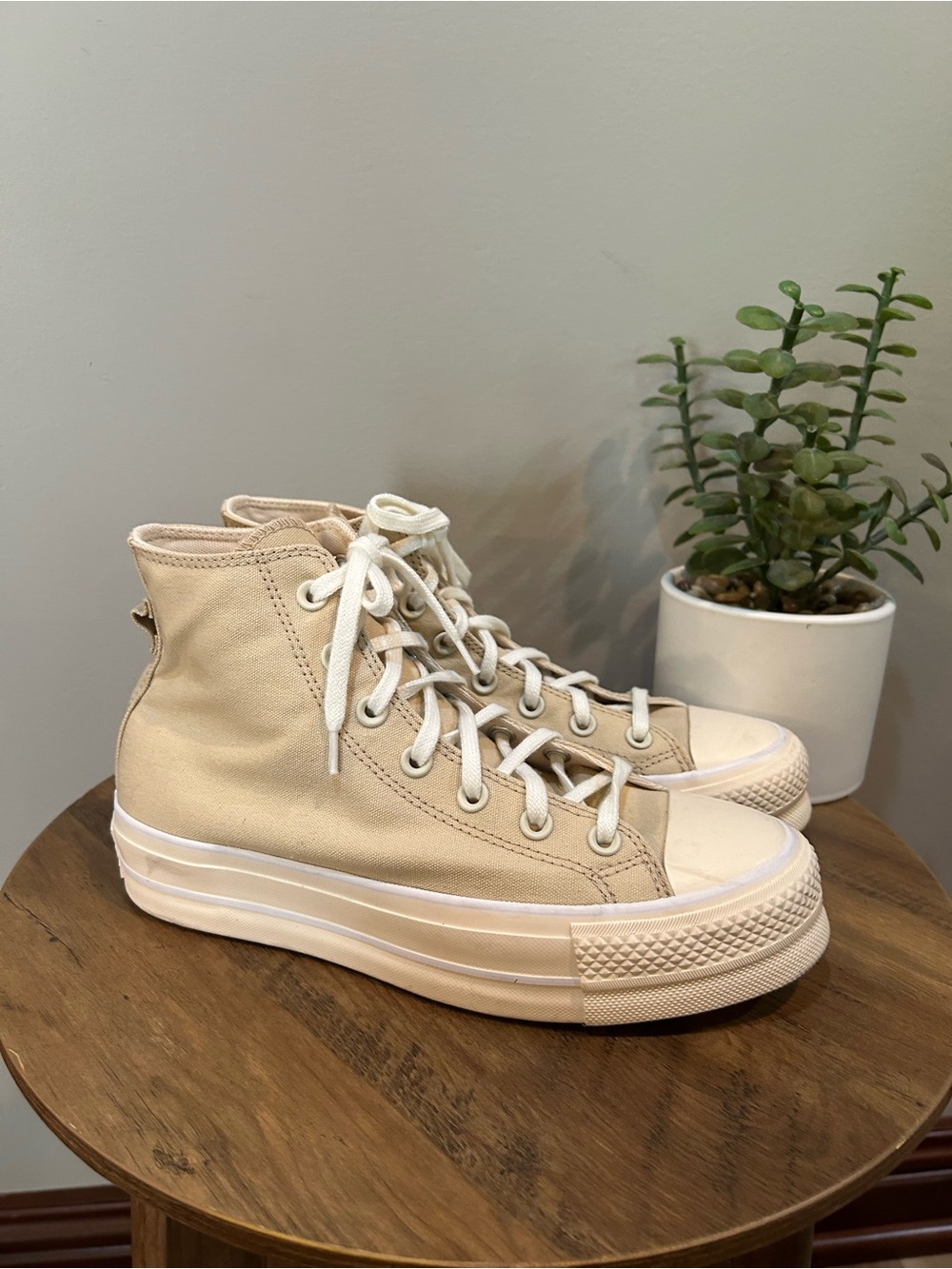 Converse Chuck Taylor Lift Platform High Tops Oat Milk Women’s 8